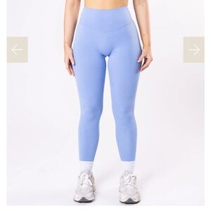 paragon sculpt-seam workout set in the color breeze